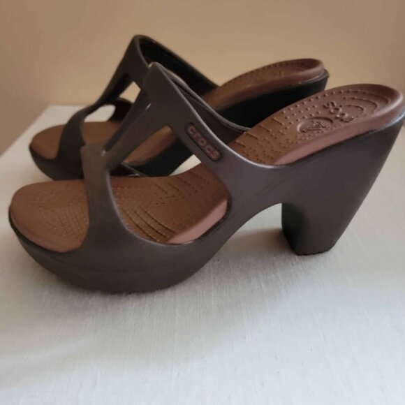 Crocs Brown Block Heel Sandal - Picture 4 of 6